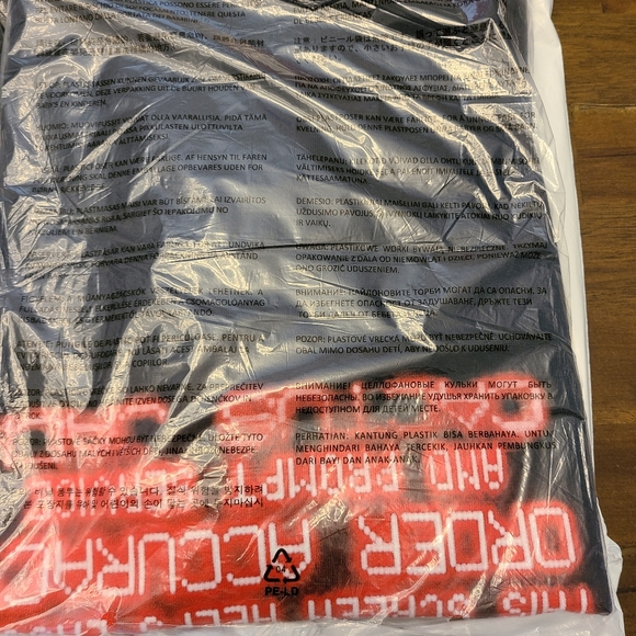 Travis Scott x Mcdonalds shirts - Picture 5 of 10